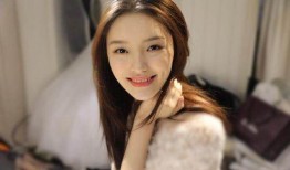 女主穿到娱乐圈吃瓜文