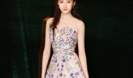 关晓彤进入娱乐圈吃瓜,从吃瓜群众到璀璨明星的蜕变之路